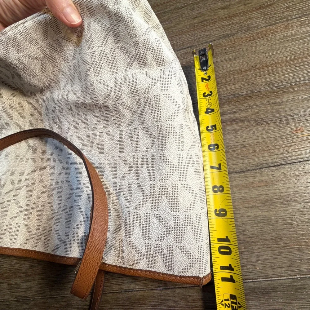 Michael Kors Jet Set Signature Monogram Tote Bag Vanilla Acorn Gold Hardware - Picture 11 of 13
